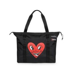 Torba podróżna Eastpak x Keith Haring Travel. Czarne torebki klasyczne damskie Eastpak, bez wzorów, z materiału, bez dodatków. Za 298.50 zł.
