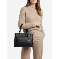 Torebka Nine West. Czarne torebki klasyczne damskie Nine West, bez wzorów, bez dodatków. Za 249.99 zł.