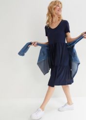 Sukienka shirtowa w strukturalny wzór, z mieszanki wiskozy. Niebieskie sukienki damskie bonprix, bez wzorów, z koronki, bez kołnierzyka, bez ramiączek. Za 109.99 zł.