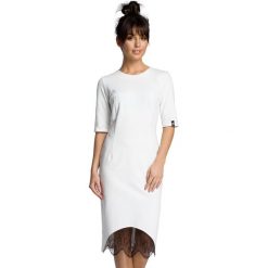 Sukienka w kolorze kremowym. Białe sukienki damskie Be Wear, l, bez wzorów, z koronki, bez kołnierzyka, bez ramiączek, midi. Za 149.95 zł.