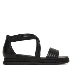 Sandały Tamaris. Czarne sandały damskie Tamaris, bez wzorów, bez obcasa, na płaskiej podeszwie. Za 379.99 zł.