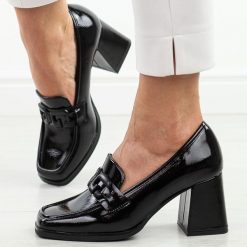 Czarne lakierowane mokasyny damskie na słupku Potocki 12553. Czarne mokasyny damskie POTOCKI, z lakierowanej skóry. Za 189.00 zł.