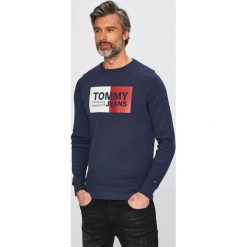 Tommy Jeans - Bluza. Niebieskie bluzy bez kaptura męskie Tommy Jeans, m, z bawełny. W wyprzedaży za 199.90 zł.