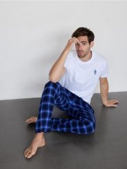 Dwuczęściowa piżama z haftem - biały. Białe piżamy męskie Reserved, l, bez wzorów, z bawełny, bez ramiączek. W wyprzedaży za 69.99 zł.