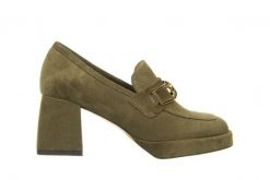 Czółenka Bayla-159 4252 026-P Zielony Welur 159060, Skóra naturalna - 36. Zielone czółenka damskie Bayla, z aplikacjami, ze skóry, bez obcasa, na platformie. W wyprzedaży za 224.10 zł.