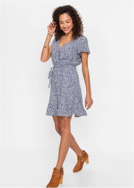 Sukienka mini ze zrównoważonej wiskozy. Niebieskie sukienki damskie bonprix, na lato, bez wzorów, z wiskozy, bez kołnierzyka, bez ramiączek, mini. Za 139.99 zł.