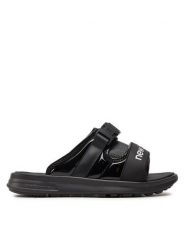 New Balance Klapki SWA330D3 Czarny. Czarne klapki damskie New Balance, bez wzorów, ze skóry, bez obcasa. Za 149.99 zł.