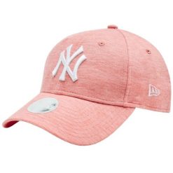 Czapka z daszkiem damska Wmns Jersey Ess 9FORTY New York Yankees Cap. Czerwone czapki z daszkiem damskie New Era, bez wzorów, z jersey. Za 119.99 zł.
