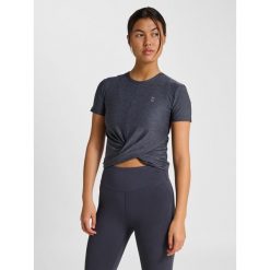 Koszulka damska Hummel Yoga Wrap. Brązowe bluzki damskie HUMMEL, bez wzorów, bez ramiączek. Za 170.00 zł.