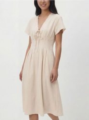 Sukienka midi z lyocellem - kremowy. Białe sukienki damskie Reserved, na co dzień, l, bez wzorów, z lyocellu, bez kołnierzyka, bez ramiączek, midi, proste. Za 199.99 zł.