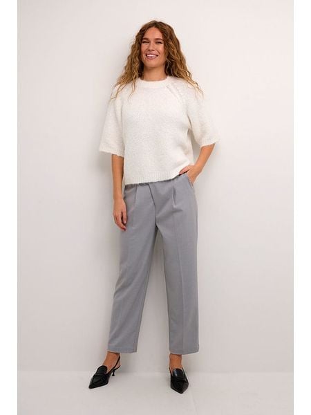 Kaffe Sweter "Emilie" w kolorze białym rozmiar: XL. Białe swetry klasyczne damskie Kaffe, xl, bez kołnierzyka. Za 148.61 zł.
