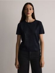 T-shirt z metalizowaną nicią - granatowy. Niebieskie t-shirty damskie Reserved, l, bez wzorów, z dzianiny, bez kołnierzyka. W wyprzedaży za 59.99 zł.