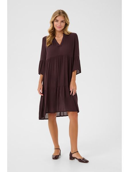 Kaffe Sukienka w kolorze brązowym rozmiar: 42. Brązowe sukienki damskie Kaffe, na co dzień, s, bez wzorów, z wiskozy, klasyczne, bez kołnierzyka, bez ramiączek, midi, proste. Za 113.36 zł.