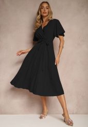 Czarna Sukienka Wiązana w Talii z Plisowaniem na Dole Dorseki. Czarne sukienki damskie Renee, l, bez wzorów, eleganckie, bez kołnierzyka, bez ramiączek, midi, kopertowe. Za 59.99 zł.