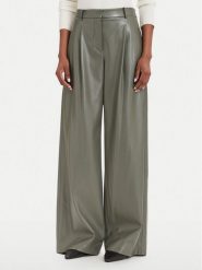BOSS Spodnie z imitacji skóry Tiana4-M 50564757 Zielony ciemny Wide Leg. Zielone spodnie materiałowe damskie Boss, bez wzorów, ze skóry. Za 999.99 zł.