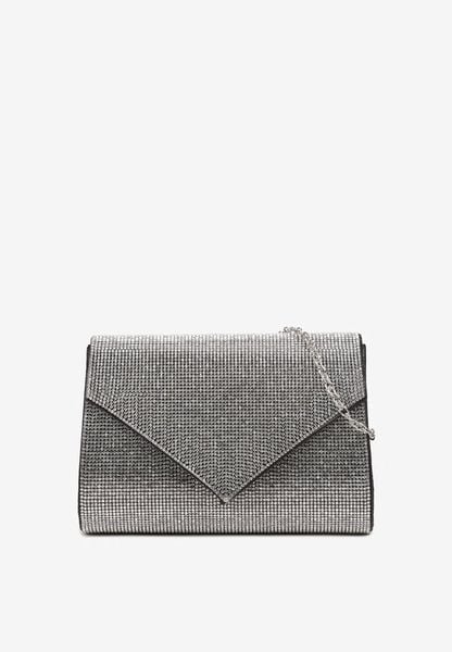 Czarno-Srebrna Torebka Kopertówka z Ozdobnymi Cyrkoniami i Metalowym Łańcuszkiem Tiamate. Czarne torebki wieczorowe Renee, z aplikacjami, eleganckie, bez kołnierzyka, bez ramiączek. Za 89.99 zł.