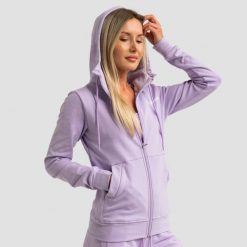 Bluza damska fitness z kapturem i zamkiem lawendowa Limitless. Fioletowe bluzy sportowe damskie GYMBEAM, l, bez wzorów, z bawełny, bez ramiączek, długie, z kapturem. Za 127.90 zł.