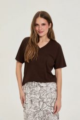 Gładki t-shirt brązowy. Brązowe t-shirty damskie MOODO, l, bez wzorów, z bawełny, bez kołnierzyka. Za 49.99 zł.