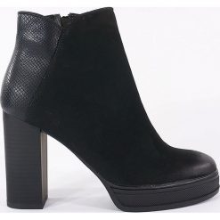BOTKI DAMSKIE SER 67569 CZA. Botki damskie Sergio Leone, z futra, bez obcasa, bez zapięcia. Za 79.00 zł.