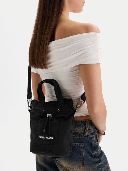 Guess Jeans Torebka CWBEO-GUESS-XC-006-09 Czarny. Czarne torebki klasyczne damskie Guess Jeans, z aplikacjami, z jeansu, bez dodatków. Za 199.99 zł.