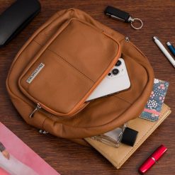 Plecak damski skórzany klasyczny duży skóra naturalna rudy Beltimore R33. Brązowe plecaki damskie bez wzorów, ze skóry, klasyczne. Za 199.90 zł.