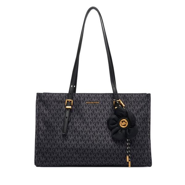 Torebka MICHAEL Michael Kors. Czarne torebki klasyczne damskie MICHAEL Michael Kors, bez wzorów, bez dodatków. Za 879.99 zł.