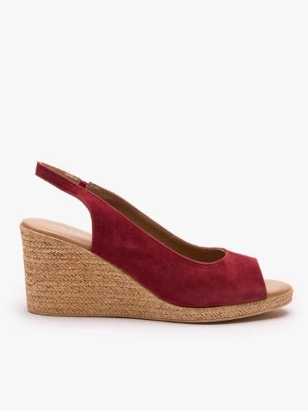 Bordowe sandały na koturnie. Czerwone sandały damskie Ryłko, bez wzorów, ze skóry, bez obcasa, na koturnie. Za 379.99 zł.