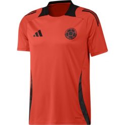Koszulka treningowa Colombie Copa America. Czerwone t-shirty sportowe męskie Adidas, m, z materiału, bez ramiączek, na fitness i siłownię. Za 198.45 zł.