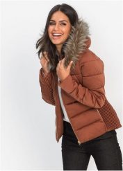 Kurtka pikowana. Brązowe kurtki damskie bonprix, bez wzorów, z kapturem. Za 269.99 zł.