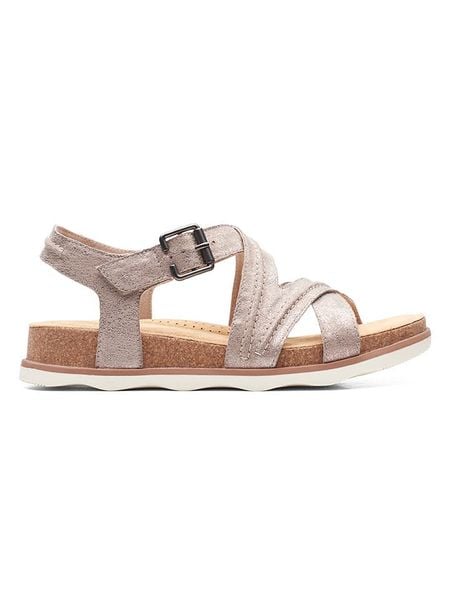 Clarks Sandały w kolorze jasnoróżowym rozmiar: 40. Różowe sandały damskie Clarks, bez wzorów, bez obcasa. Za 164.45 zł.