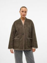 Vero Moda Kurtka przejściowa w kolorze brązowym rozmiar: S. Brązowe kurtki damskie Vero Moda, s, bez wzorów, ze skóry, bez kaptura. Za 88.02 zł.