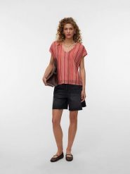 Vero Moda Koszulka w kolorze czerwono-białym rozmiar: L. Czerwone bluzki damskie Vero Moda, l, bez wzorów, bez kołnierzyka. Za 70.90 zł.