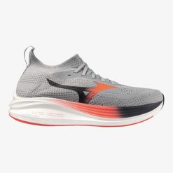 Buty do biegania męskie Mizuno Neo Zen odyssey. Białe obuwie do biegania damskie Mizuno. Za 449.99 zł.