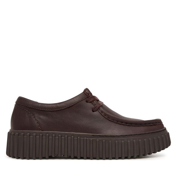 Półbuty Clarks. Brązowe półbuty damskie Clarks, bez wzorów, bez obcasa, na płaskiej podeszwie. Za 479.99 zł.