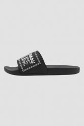 VERSACE JEANS COUTURE Czarne klapki Fondo Slide DIS. SQ3, Rozmiar 39. Czarne klapki i japonki męskie Versace Jeans Couture, z jeansu. W wyprzedaży za 169.99 zł.