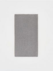 Strukturalny komin - jasnoszary. Szare szaliki dziecięce Reserved, z dzianiny, bez ramiączek. W wyprzedaży za 19.99 zł.