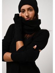 AUTHENTIC CASHMERE Kaszmirowy szal "Vaymont" w kolorze czarnym - 200 x 30 cm rozmiar: onesize. Czarne szaliki i kominy damskie AUTHENTIC CASHMERE, bez wzorów, z kaszmiru. Za 296.56 zł.