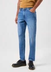 WRANGLER GREENSBORO MĘSKIE SPODNIE JEANSOWE DŻINSY GARNER BLUE 112350836 W15Q018009. Niebieskie jeansy męskie Wrangler. Za 229.99 zł.