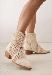 Beżowe Botki Kowbojki VICES na Niskim Stożku z Ażurową Cholewką Azinessa. Brązowe botki damskie Renee, z jeansu, bez obcasa, na obcasie, bez zapięcia. Za 149.99 zł.