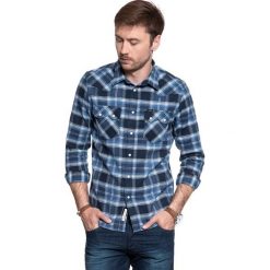 KOSZULA LEE RIDER SHIRT NAVY L851DN35. Niebieskie koszule męskie Lee, l, bez wzorów, bez kołnierzyka, bez ramiączek. W wyprzedaży za 69.99 zł.