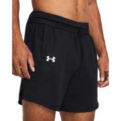 Spodenki koszykarskie męskie Under Armour Zone 7". Czarne szorty męskie Under Armour, m, z materiału, na fitness i siłownię. Za 142.30 zł.