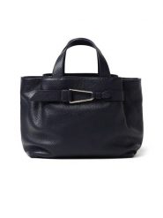 COCCINELLE Skórzana torebka w kolorze granatowym - 26 x 23 x 13 cm rozmiar: onesize. Niebieskie torebki klasyczne damskie Coccinelle, bez wzorów, z materiału, bez dodatków. Za 1,000.80 zł.