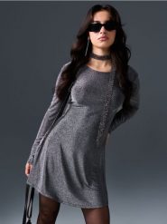 Elegancka sukienka mini - srebrny. Szare sukienki damskie Sinsay, l, bez wzorów, eleganckie, bez kołnierzyka, bez ramiączek, mini. W wyprzedaży za 19.99 zł.