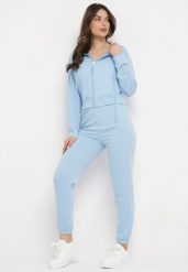 Jasnoniebieski 2-Częściowy Komplet Dresowy z Krótką Bluzą z Kapturem i Luźnymi Spodniami Avifa. Niebieskie bluzy z kapturem damskie Born2be, m, z dresówki. Za 84.99 zł.