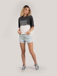 Calvin Klein Szorty | J20J215898 | Light Blue | Kobieta | Niebieski. Niebieskie szorty damskie CALVIN KLEIN, bez wzorów, z bawełny. W wyprzedaży za 279.00 zł.