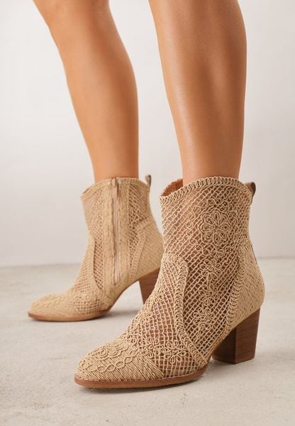 Ciemnobeżowe Ażurowe Botki Kowbojki VICES na Stożkowym Obcasie Natesela. Brązowe botki damskie Renee, na wiosnę, z zamszu, eleganckie, bez obcasa, na obcasie, bez zapięcia. Za 149.99 zł.