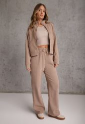 Ciemnobeżowy Komplet Dresowy Spodnie Wide Leg i Bluza na Suwak ze Stójką Milia. Brązowe bluzy bez kaptura damskie Renee, l, z dresówki. Za 169.99 zł.