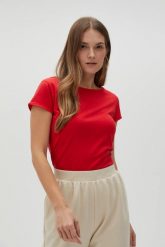 Dopasowany t-shirt czerwony. Czerwone t-shirty damskie MOODO, l, bez wzorów, z bawełny, bez kołnierzyka. Za 34.99 zł.
