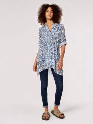 Apricot Bluzka w kolorze biało-niebieskim rozmiar: XL. Białe bluzki damskie Apricot, xl, bez wzorów, z asymetrycznym kołnierzem, bez ramiączek. Za 78.99 zł.