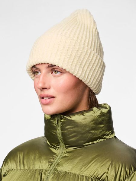 Pieces Czapka dzianinowa w kolorze beżowym rozmiar: onesize. Brązowe czapki zimowe damskie Pieces, z dzianiny. Za 50.45 zł.